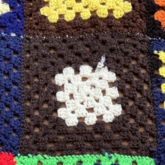 Vtg Crocheted Roseanne Granny Square Afghan Throw 63 x 59 Bold Colors - Picture 4 of 10
